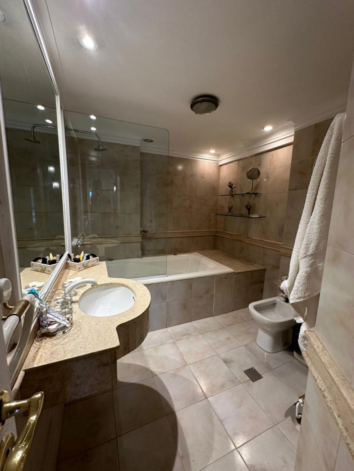 Semi piso en Barrio Norte, calle 25 de Mayo 710