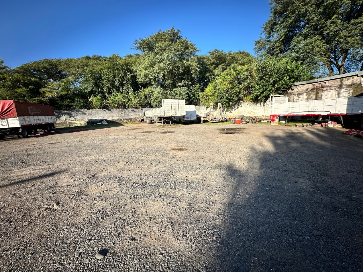 Venta predio con Galpon en calle jujuy al 3300