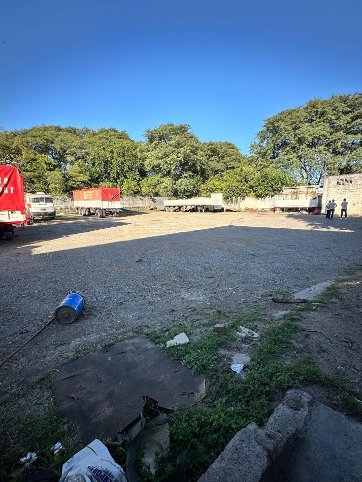 Venta predio con Galpon en calle jujuy al 3300