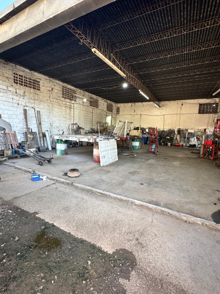 Venta predio con Galpon en calle jujuy al 3300