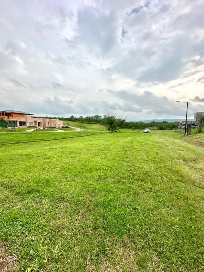 Oportunidad, venta terreno de 870 m2 en Barrio Portal del Sol, Los Nogales