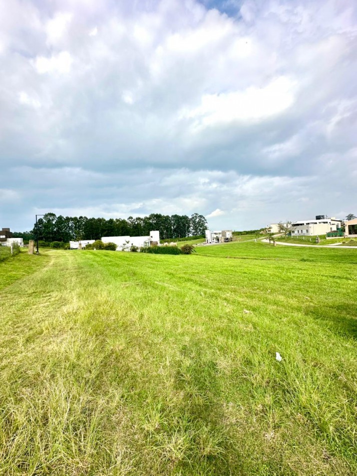 Oportunidad, venta terreno de 870 m2 en Barrio Portal del Sol, Los Nogales