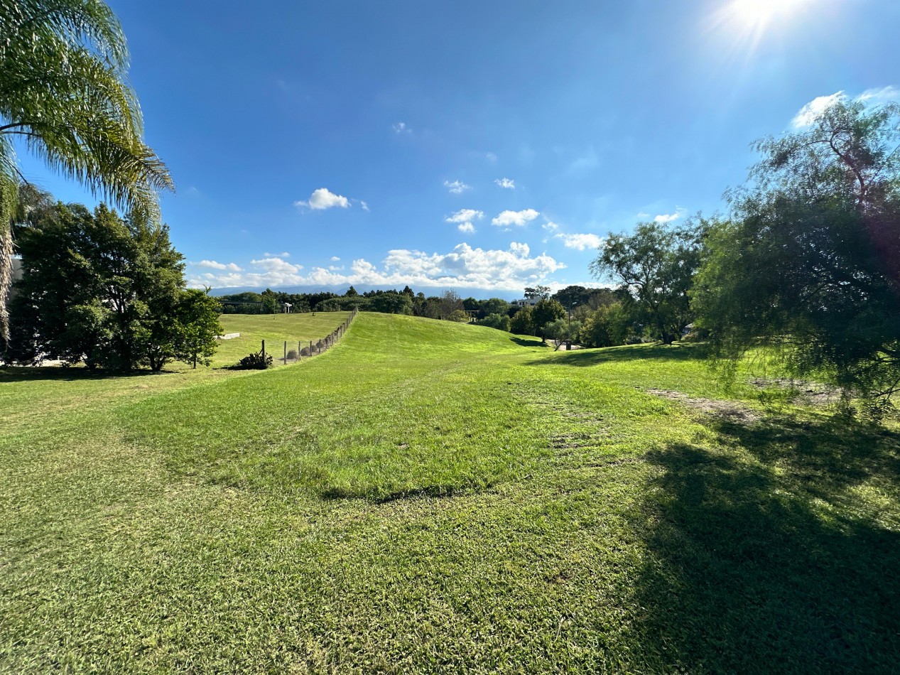 en Venta terreno privilegiado en Club de Campo Los Nogales