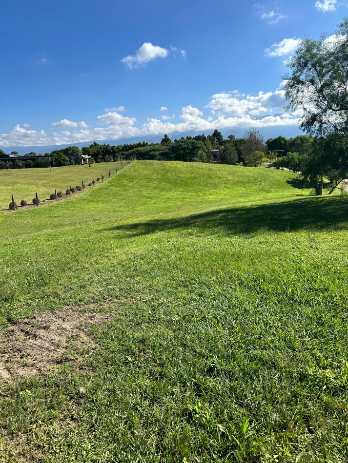 en Venta terreno privilegiado en Club de Campo Los Nogales