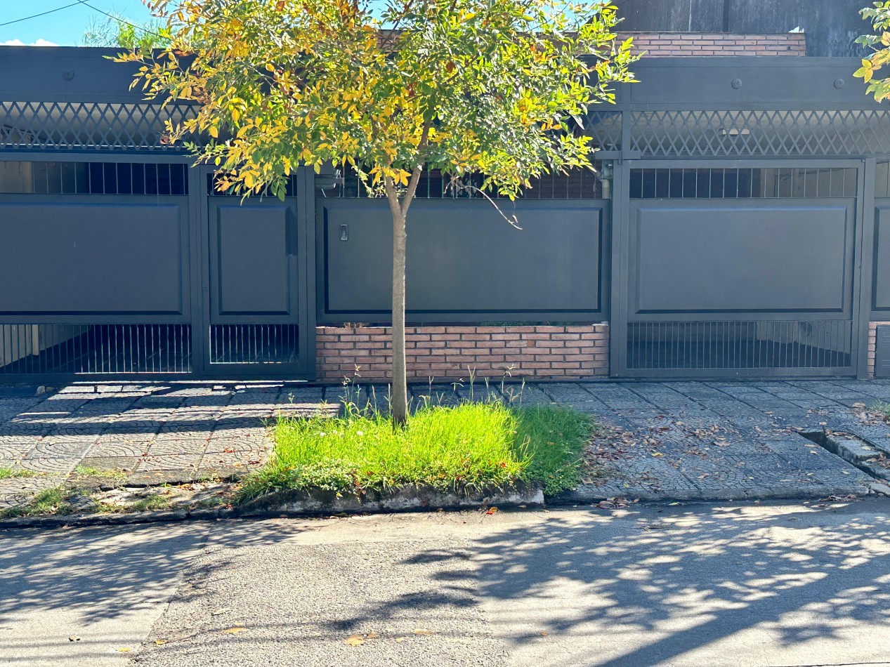 En venta casa cxompletamente remodelada en calle constitucion 151