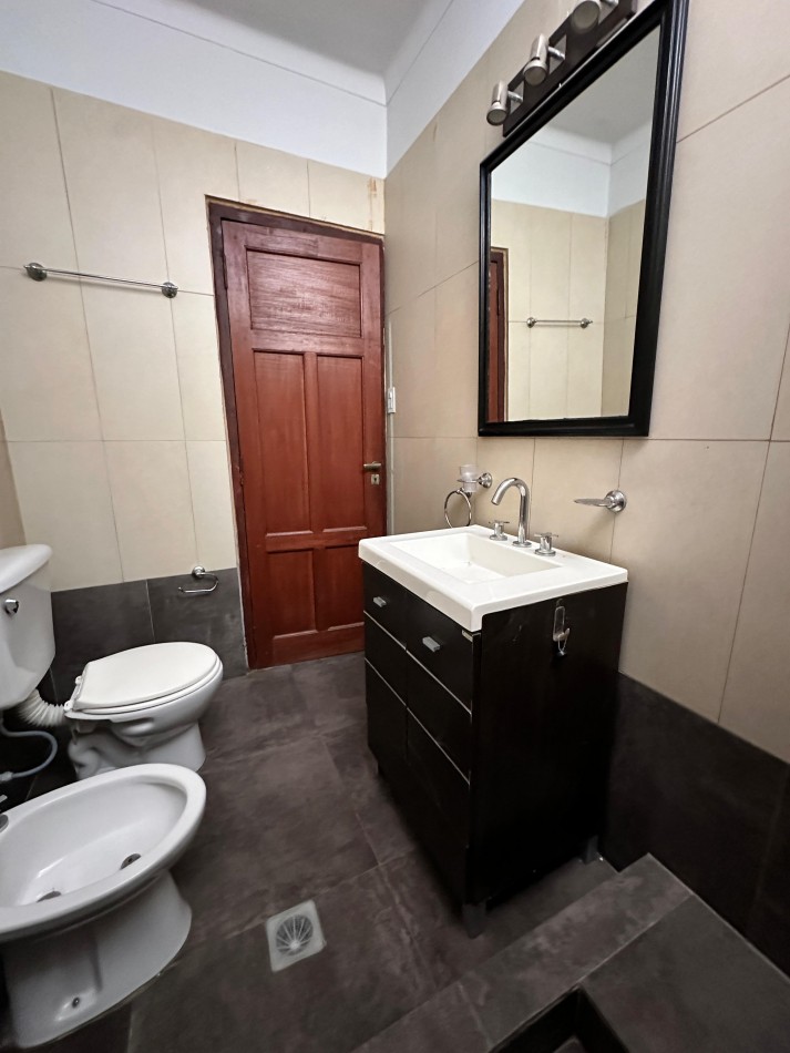 En venta casa cxompletamente remodelada en calle constitucion 151