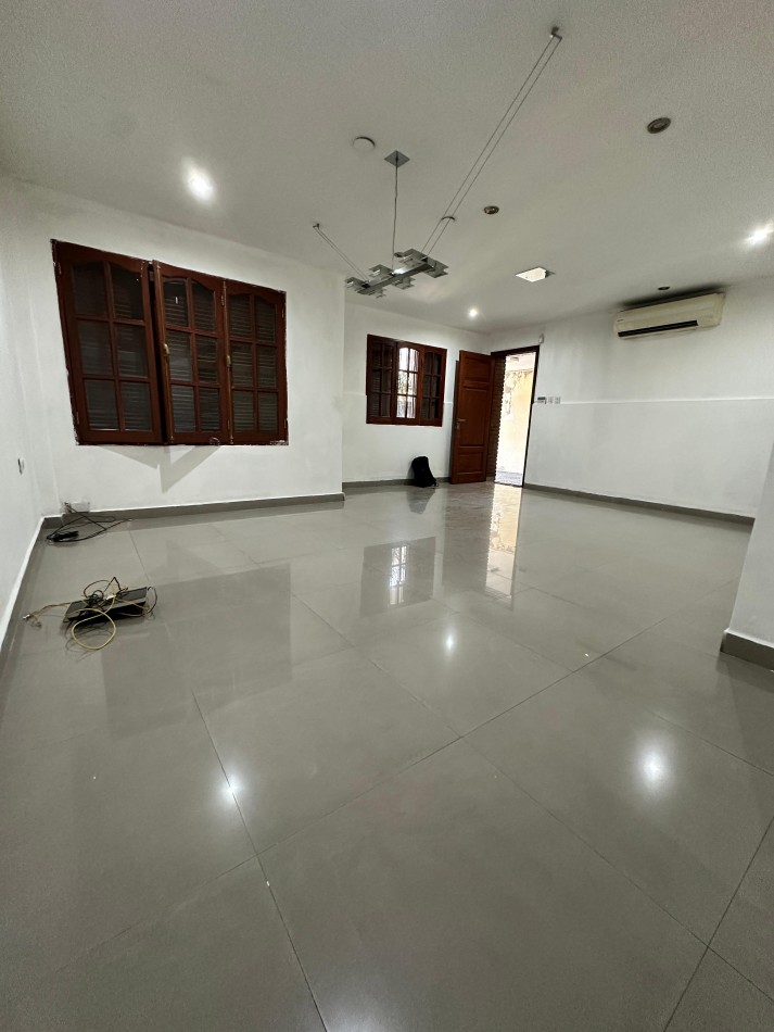 En venta casa cxompletamente remodelada en calle constitucion 151