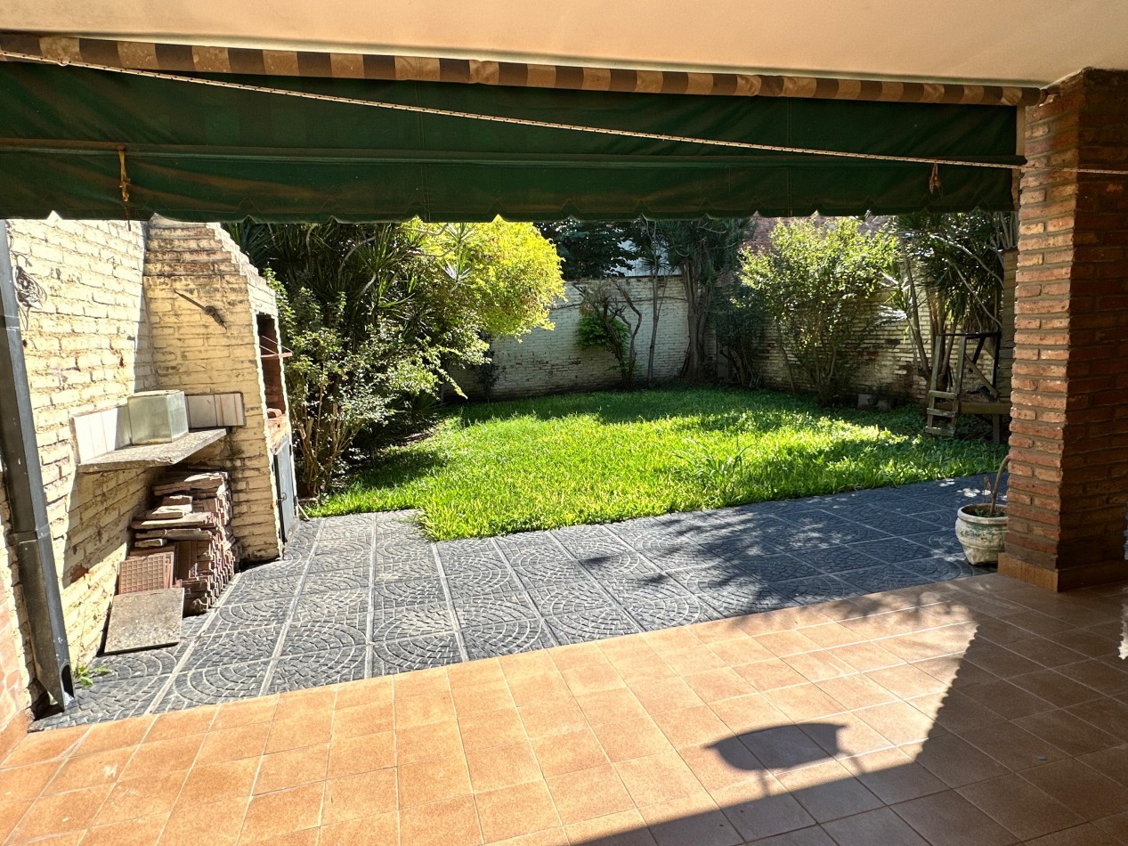 En venta casa cxompletamente remodelada en calle constitucion 151