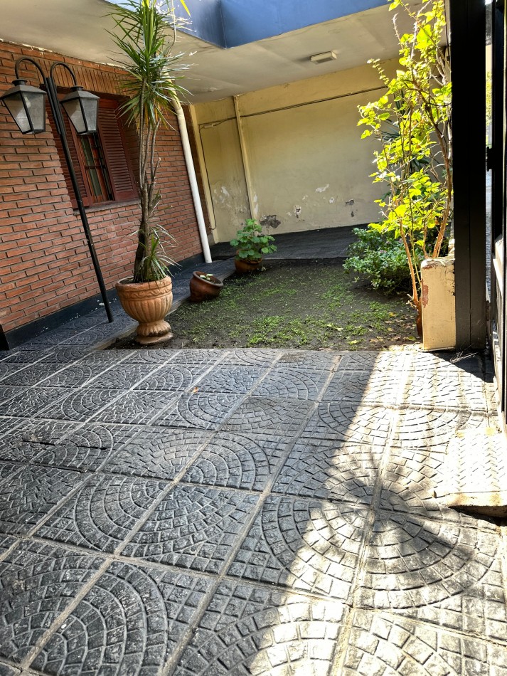 En venta casa cxompletamente remodelada en calle constitucion 151