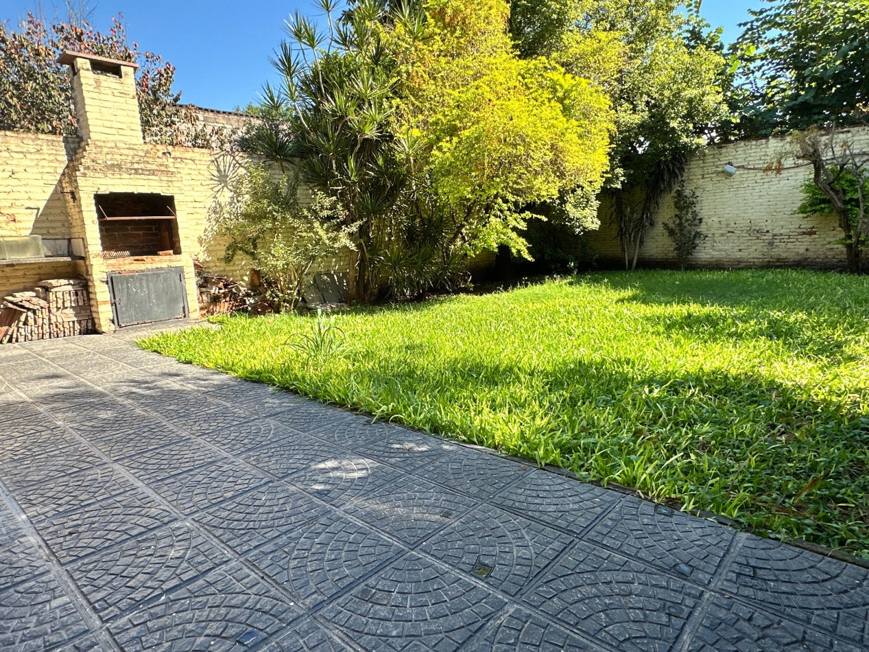 En venta casa cxompletamente remodelada en calle constitucion 151