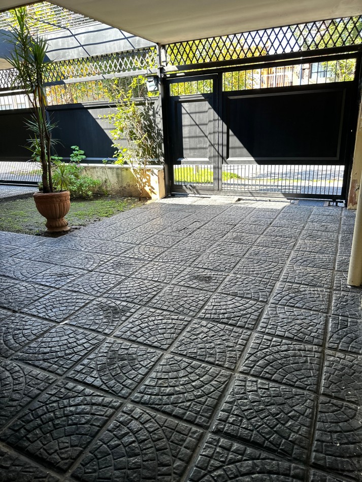 En venta casa cxompletamente remodelada en calle constitucion 151