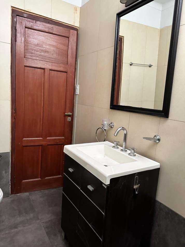 En venta casa cxompletamente remodelada en calle constitucion 151