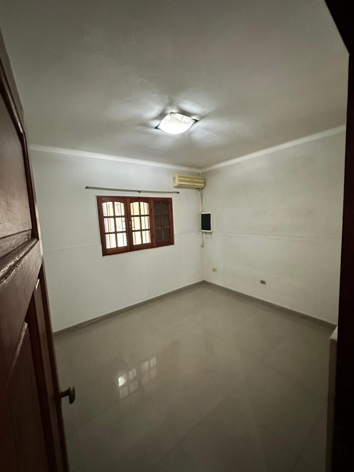 En venta casa cxompletamente remodelada en calle constitucion 151