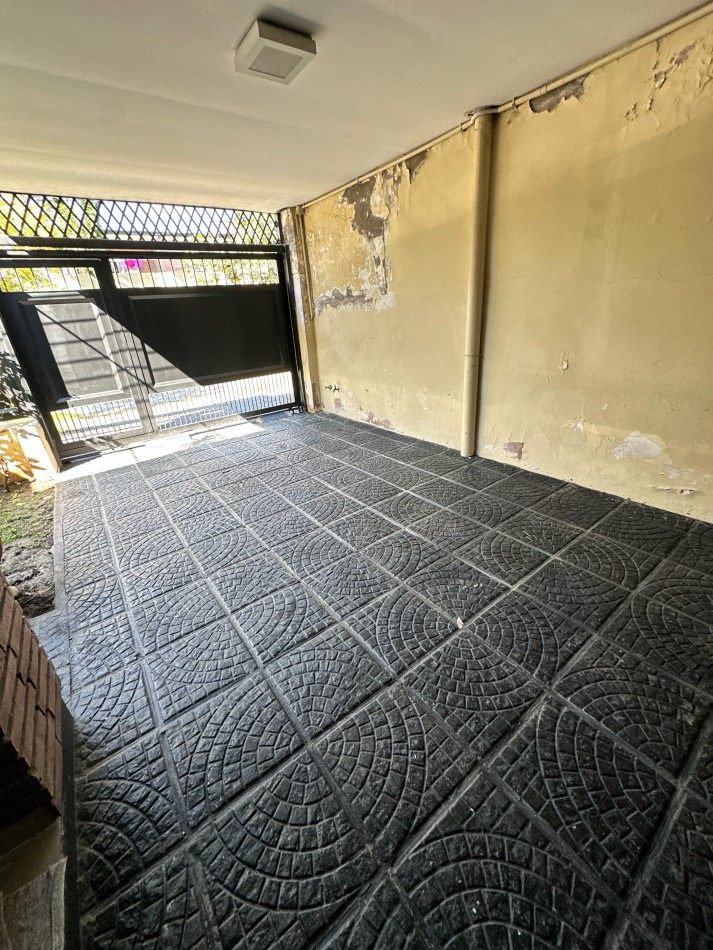 En venta casa cxompletamente remodelada en calle constitucion 151