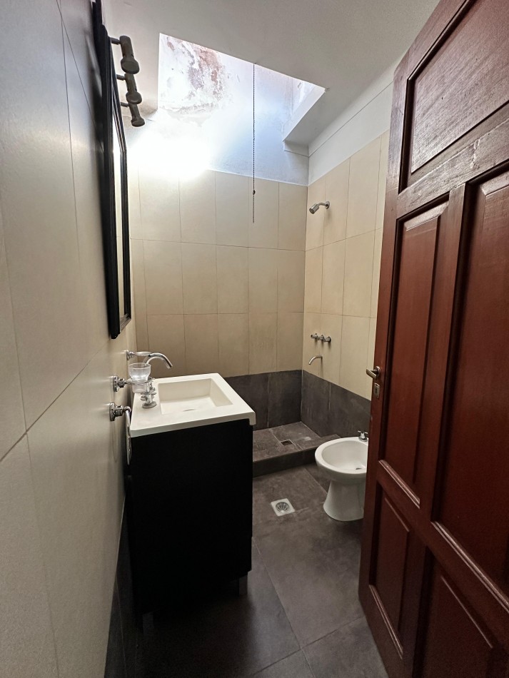 En venta casa cxompletamente remodelada en calle constitucion 151