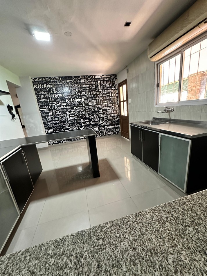 En venta casa cxompletamente remodelada en calle constitucion 151