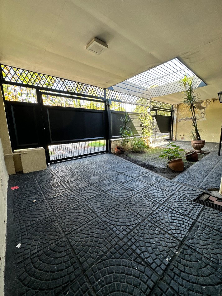 En venta casa cxompletamente remodelada en calle constitucion 151