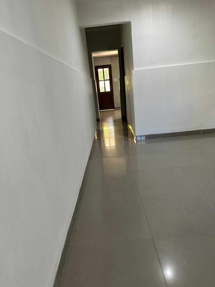 En venta casa cxompletamente remodelada en calle constitucion 151