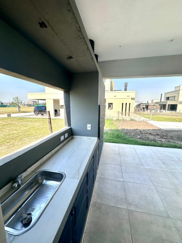 Casa a estrenar en Country Viento Sur - Vivi la armonia entre diseño, confort y naturaleza