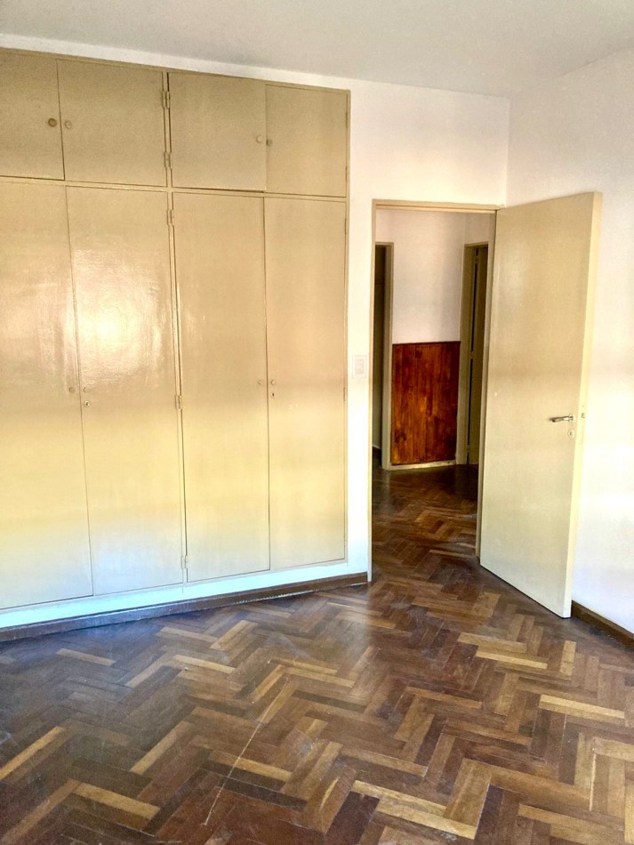 Vendo depto 3 dormitorios + dependencia - Laprida al 200