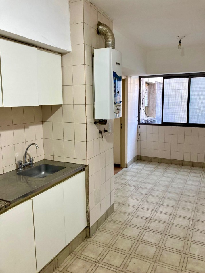 Vendo depto 3 dormitorios + dependencia - Laprida al 200