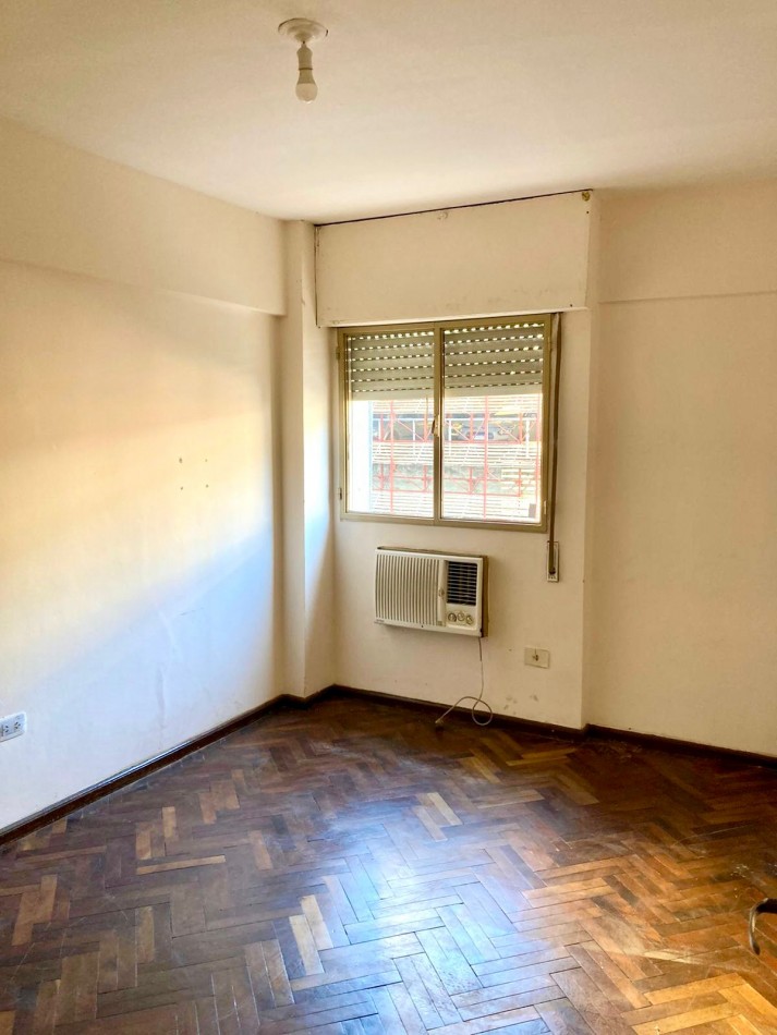 Vendo depto 3 dormitorios + dependencia - Laprida al 200